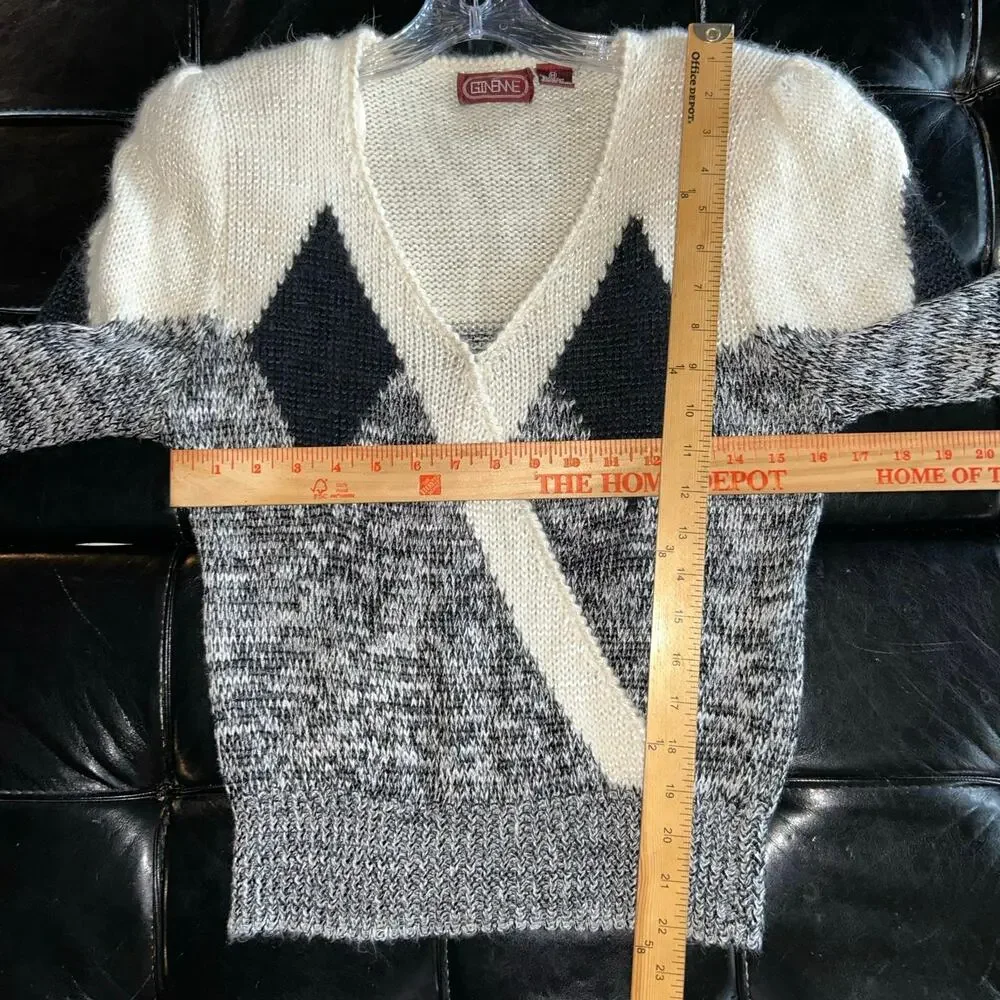 Ginenne Womens Vintage 90s Sweater Wool Gray V-Neck Knit Long Sleeve medium